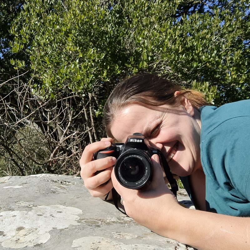 Darlène en train de photographier